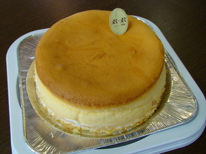 焼きチーズケーキ（ホールケーキ）のイメージ